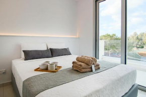 Phaedrus Living - Seaside Executive Flat Harbour 201